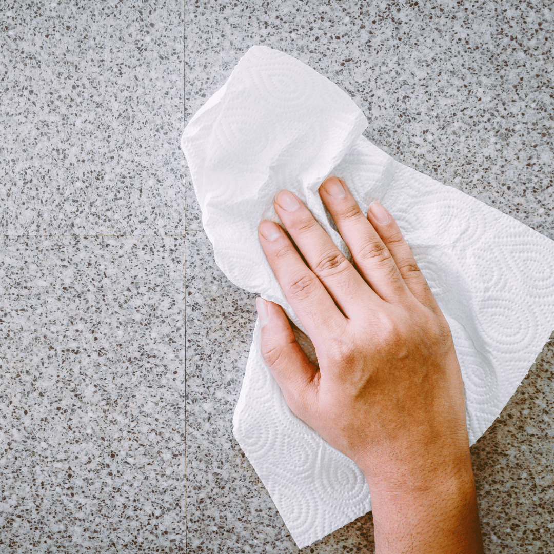 Rollo de cocina grande Megarollo 66 metros usado en cocina de Gran Canaria, papel absorbente multiuso para alimentos y limpieza rápida.