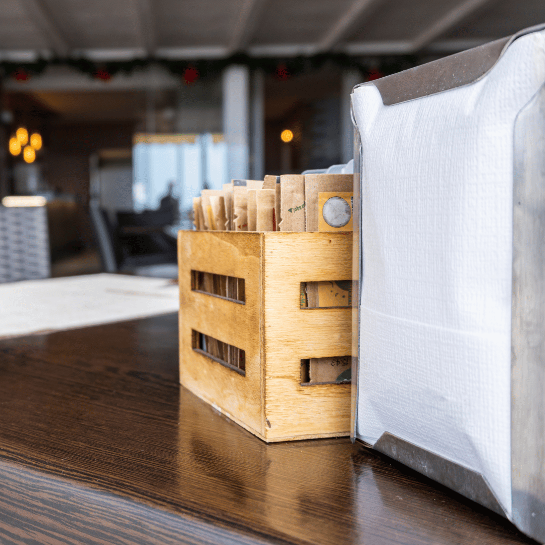 Servilletas Miniservis 17x17 en uso en bares y restaurantes del sector hostelería en Gran Canaria.