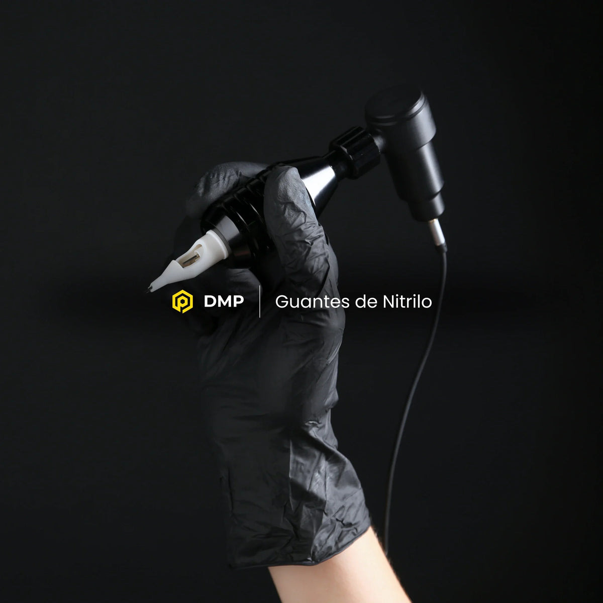 Exposición de guantes de nitrilo desechables color negro, con opciones disponibles en diferentes colores para sectores profesionales.
