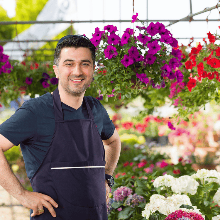 Suministros para floristerías en Gran Canaria: papel, bolsas y limpieza para un trabajo impecable.