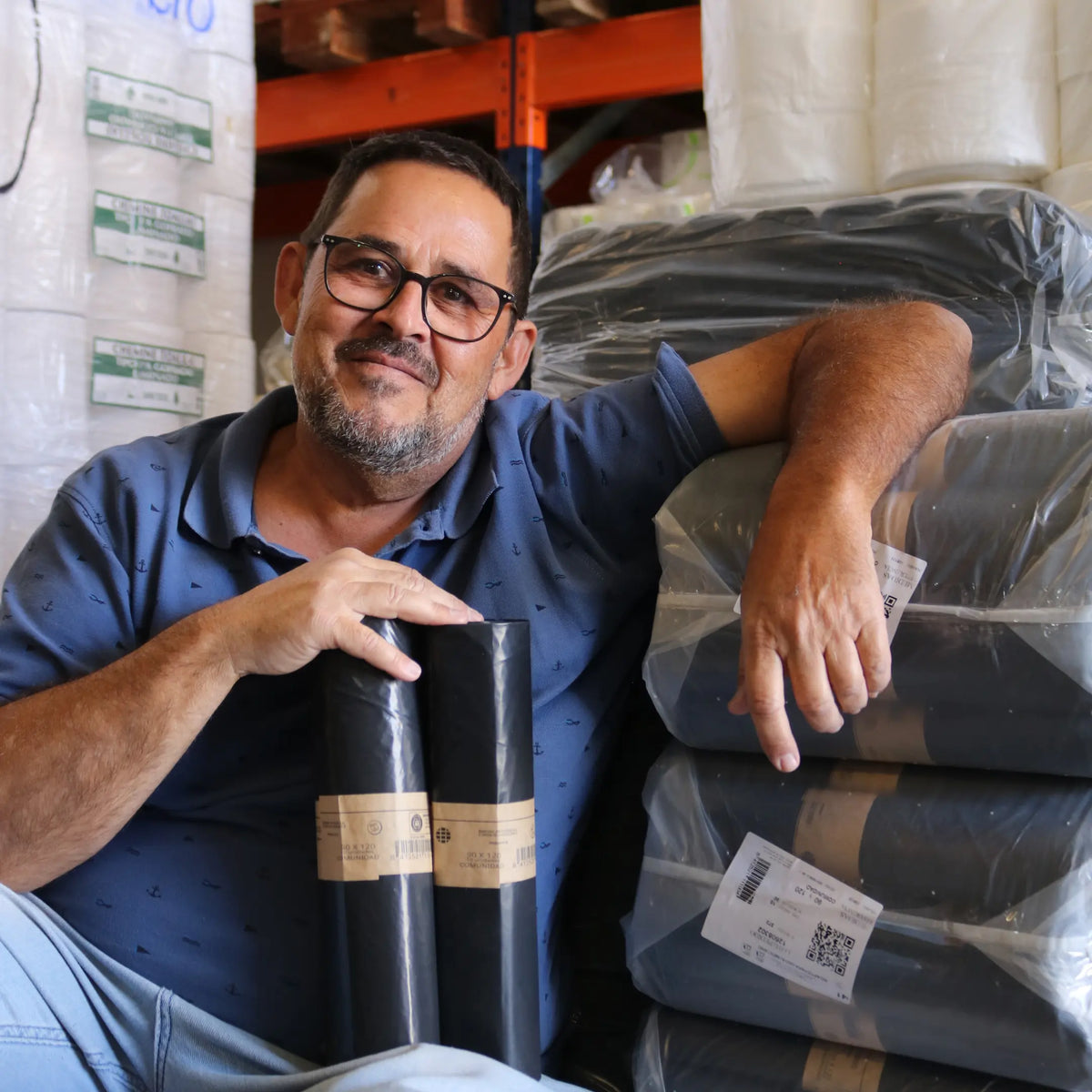 Distribución de bolsas, sacos y productos de plástico para empresas y profesionales en Gran Canaria.