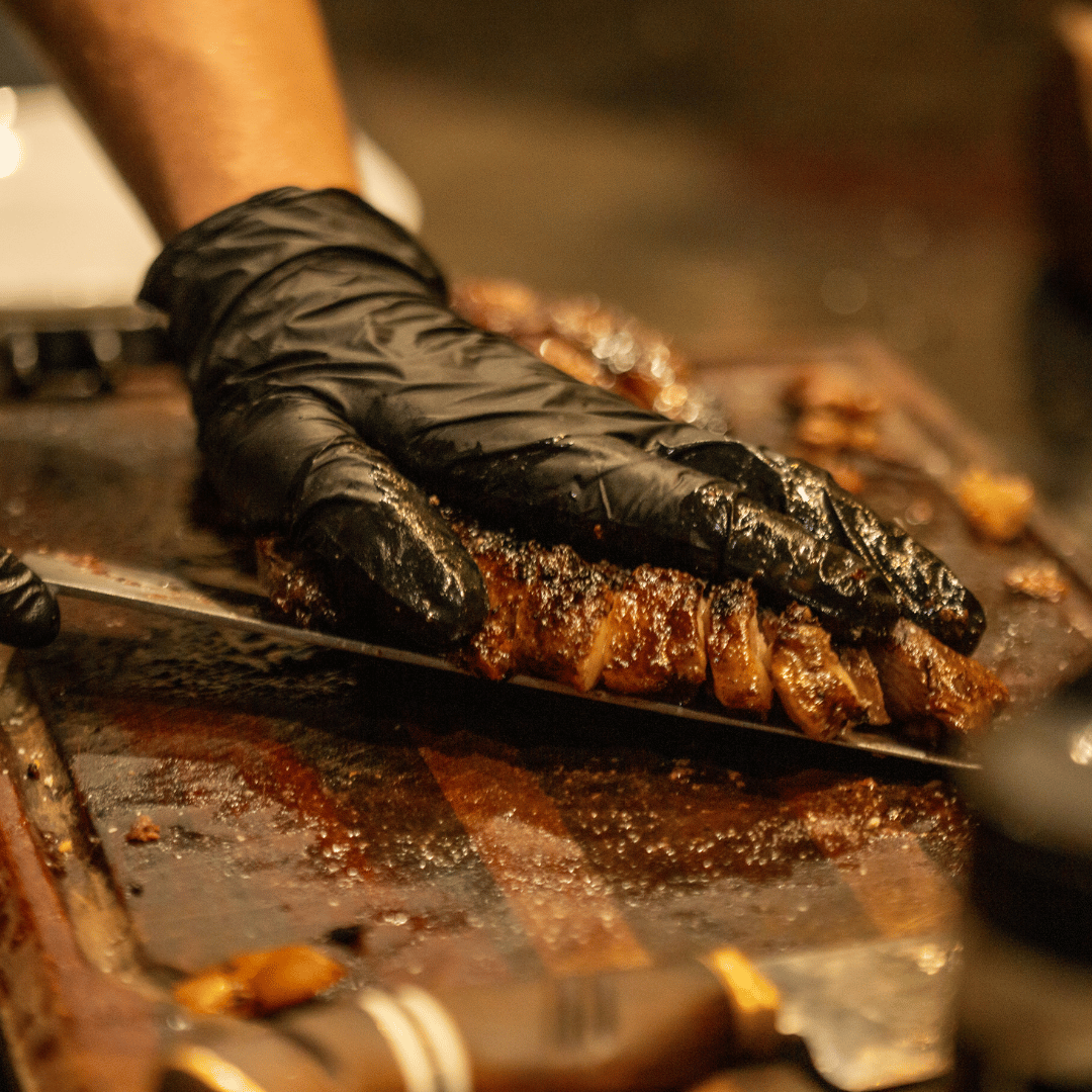 Guantes de Nitrilo baratos Nitriflex utilizados en cocinas y restauración en Gran Canaria, garantizando higiene, seguridad y ahorro en el sector HORECA.