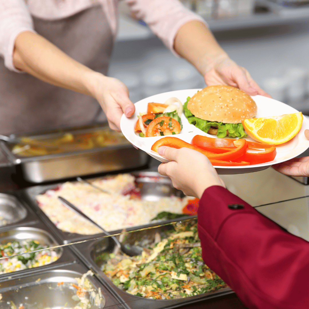 Servilletas para hoteles y desayunos buffet: 30x40 PP 1/6 para mise en place ágil y 40x40 de 2 capas para cenas y eventos; suministro profesional en Gran Canaria.